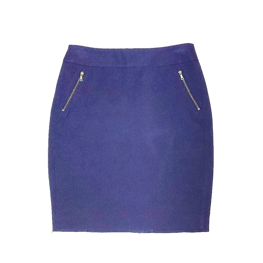 Ann Taylor Loft navy blue skirt size 0 petite.